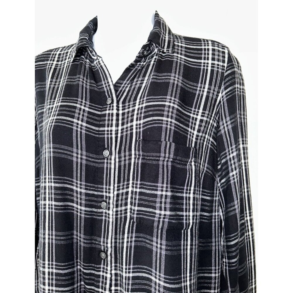 Old Navy Sz PETITES MEDIUM PM Plaid Flannel Shirt Black White Pocket EUC